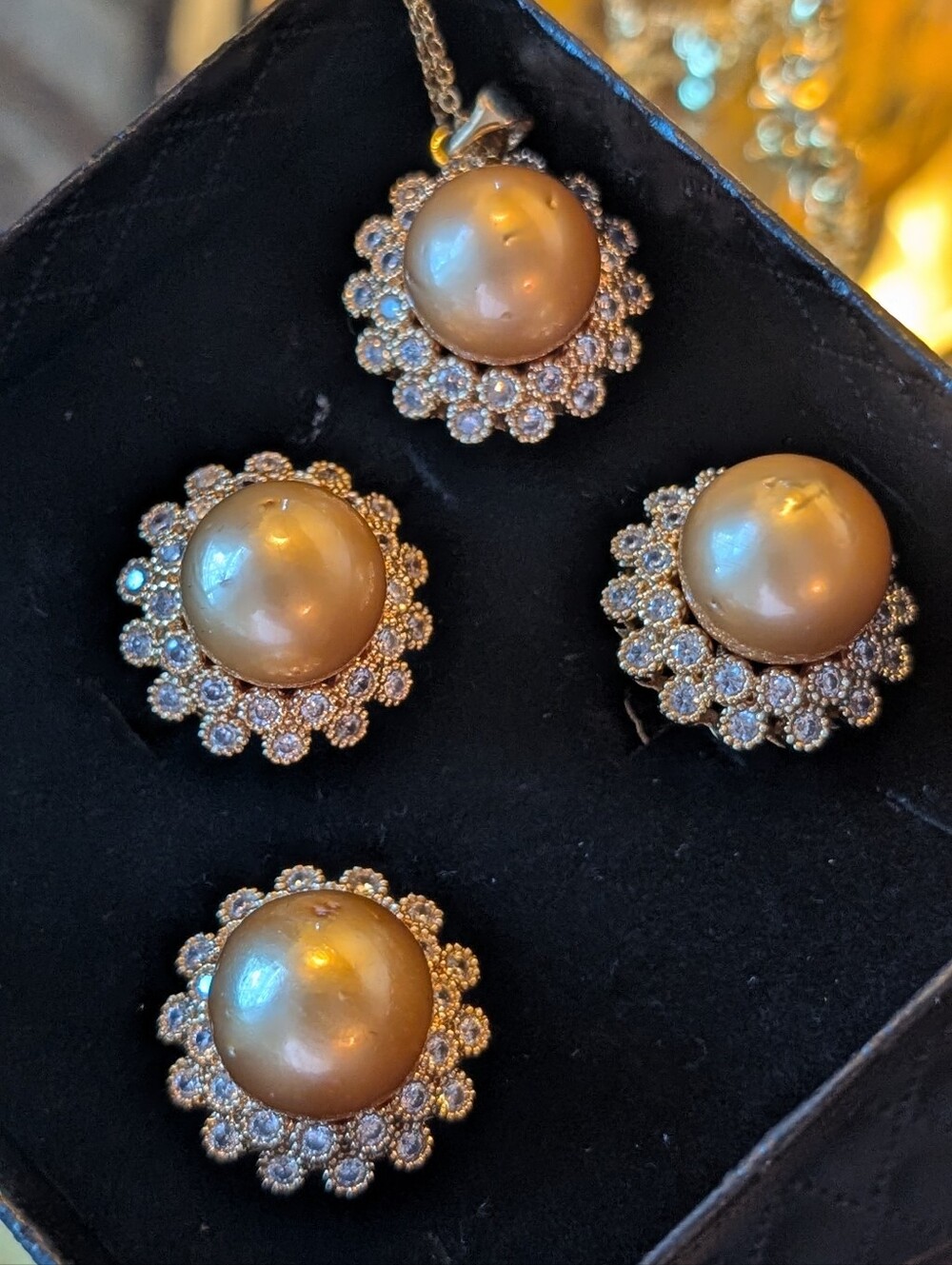 South Sea Pearl Set Authentic With Certificate